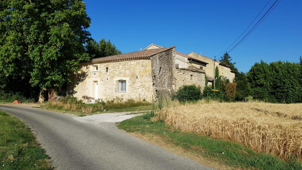Maison Au Calme En Campagne Climatisee Caderousse المظهر الخارجي الصورة