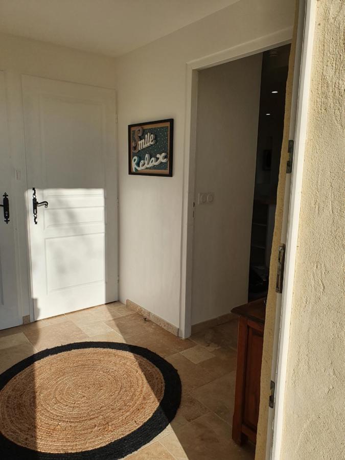 Maison Au Calme En Campagne Climatisee Caderousse المظهر الخارجي الصورة